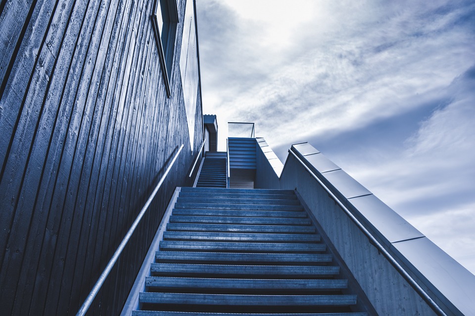 Treppen.  Symbolbild von www.pixabay.com