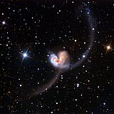 Das größte Herz im gesamten Universum entsteht als Folge der galaktischen Verschmelzung zweier Galaxien, mit dem Namen Antennae.