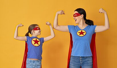 Berufstätige Frau mit Kind – Vereinbarkeit von Familie und Karriere (Working Moms, Bildungszentrum Nürnberg)