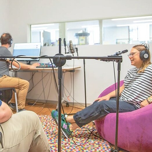 Vor Ort im Klangstudio der Musikbibliothek