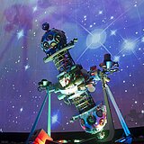 Nahaufnahme des Sternenprojektors Modell 5 der Firma Zeiss im Nürnberger Planetarium.