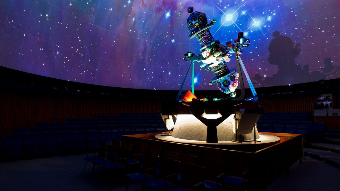 Zeiss-Projektor im Planetarium Nürnberg