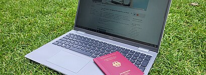 Laptop mit Ausweis