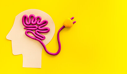 Gehirn-Symbol mit Stecker